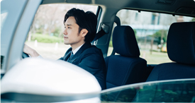 物件ご案内時に車を換気している画像